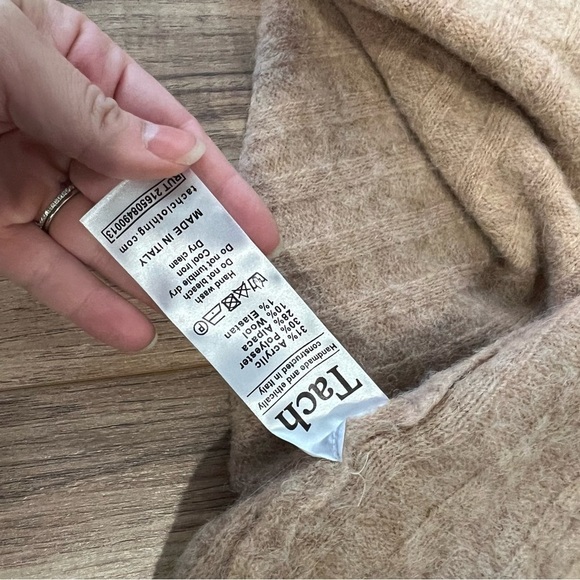 TACH CLOTHING Amira Knit Soft Wool Oversized Cardigan - Picture 10 of 13